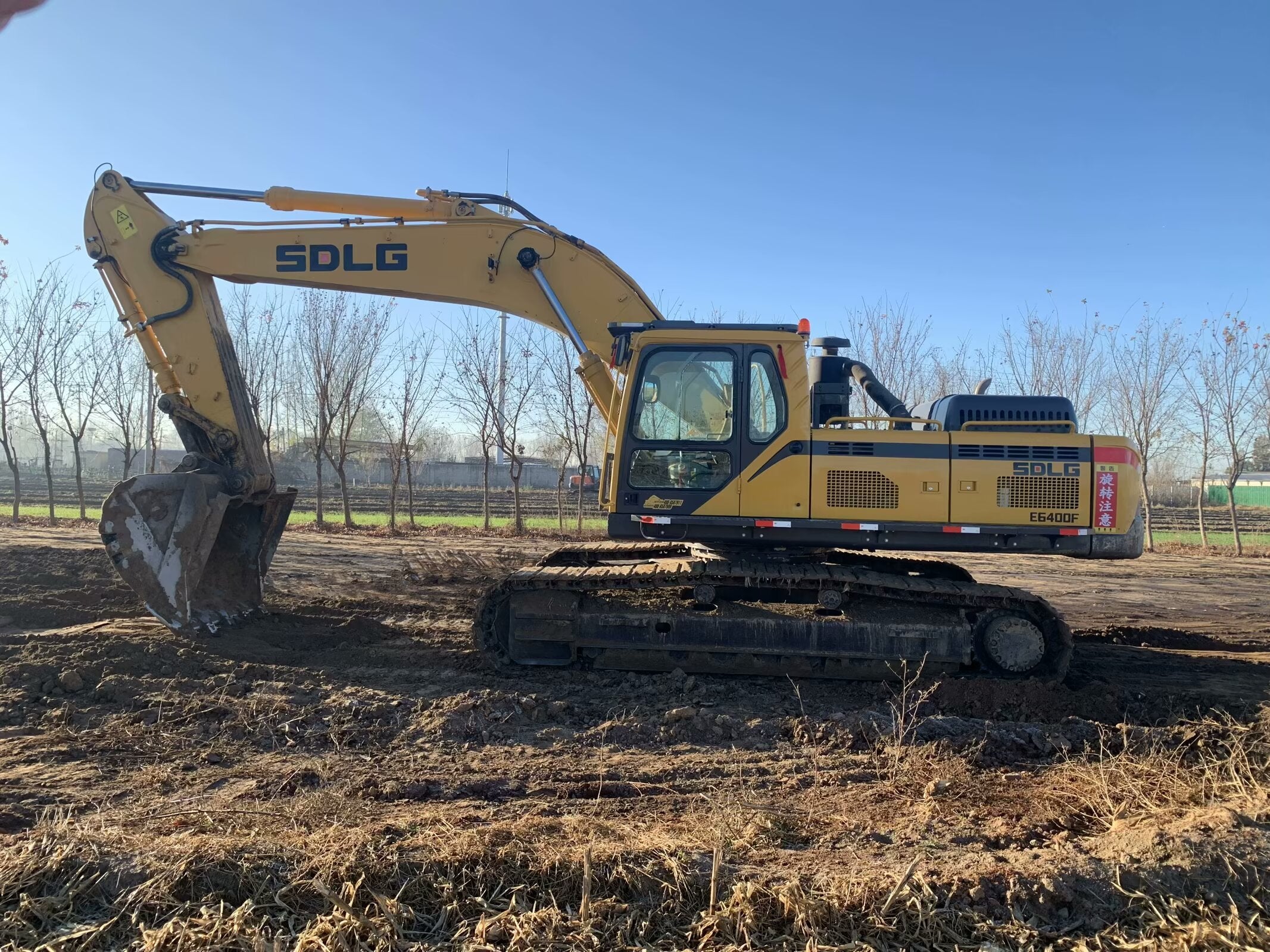 SDLG 400 excavator