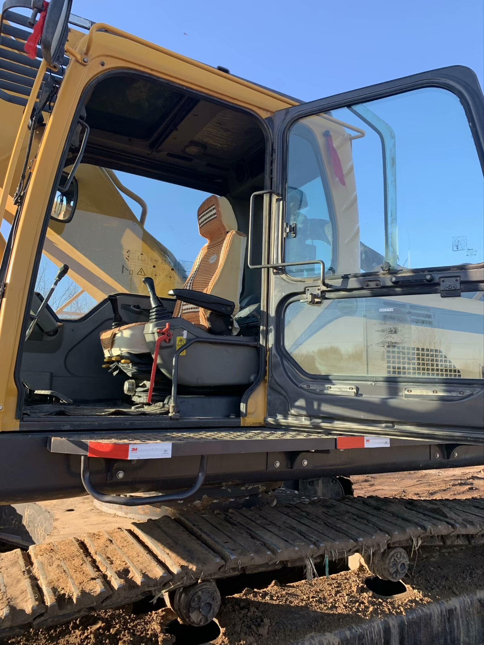 SDLG 400 excavator