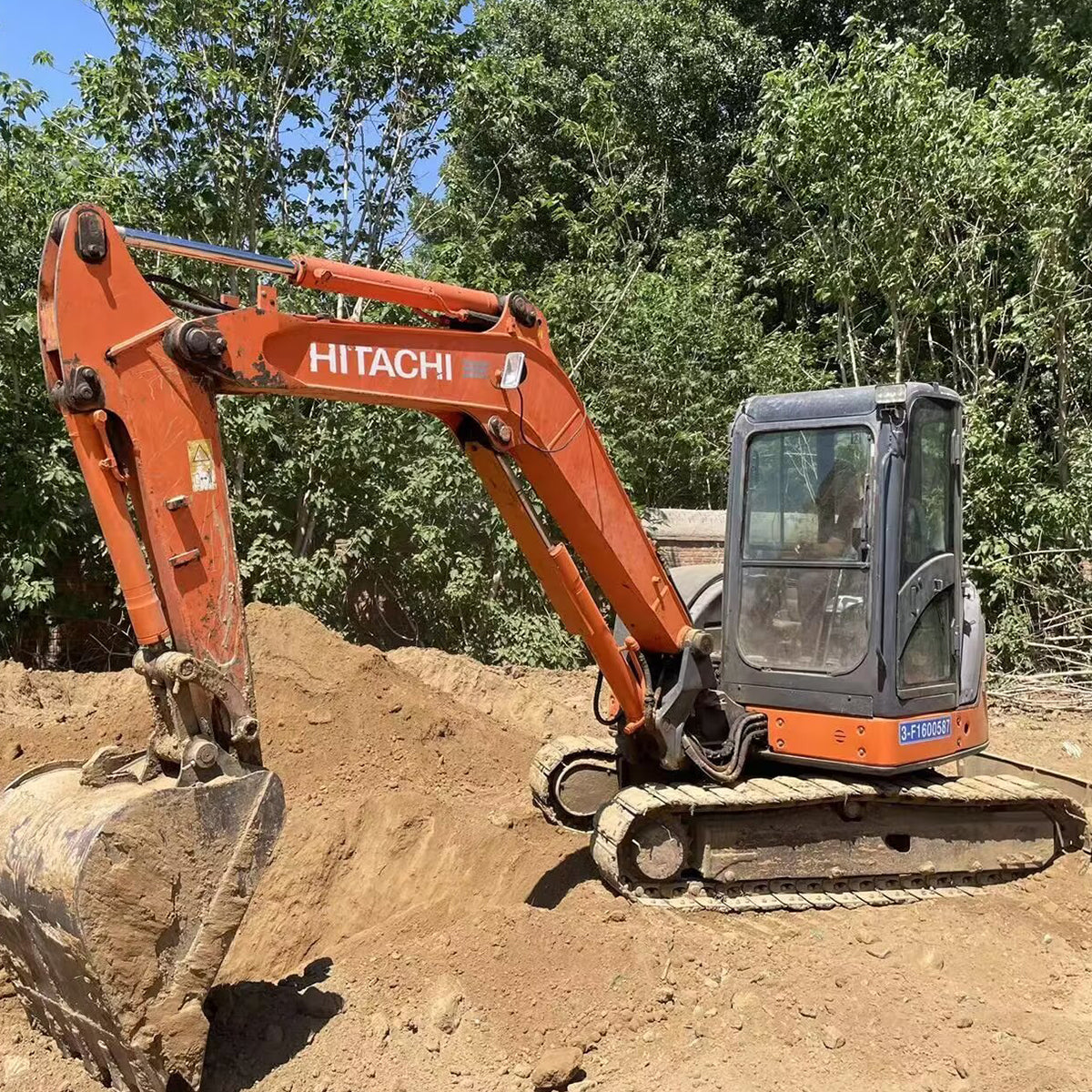 Hitachi 65