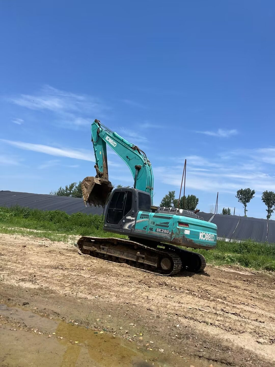 Excavator Kobelco 260