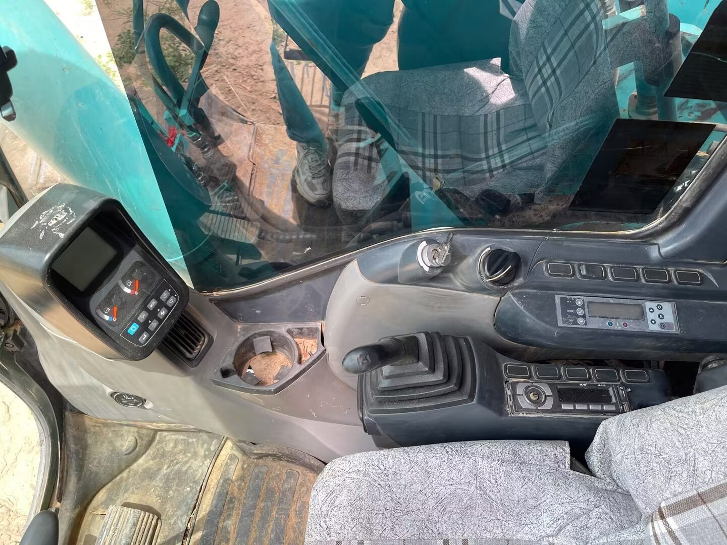 Excavator Kobelco 260