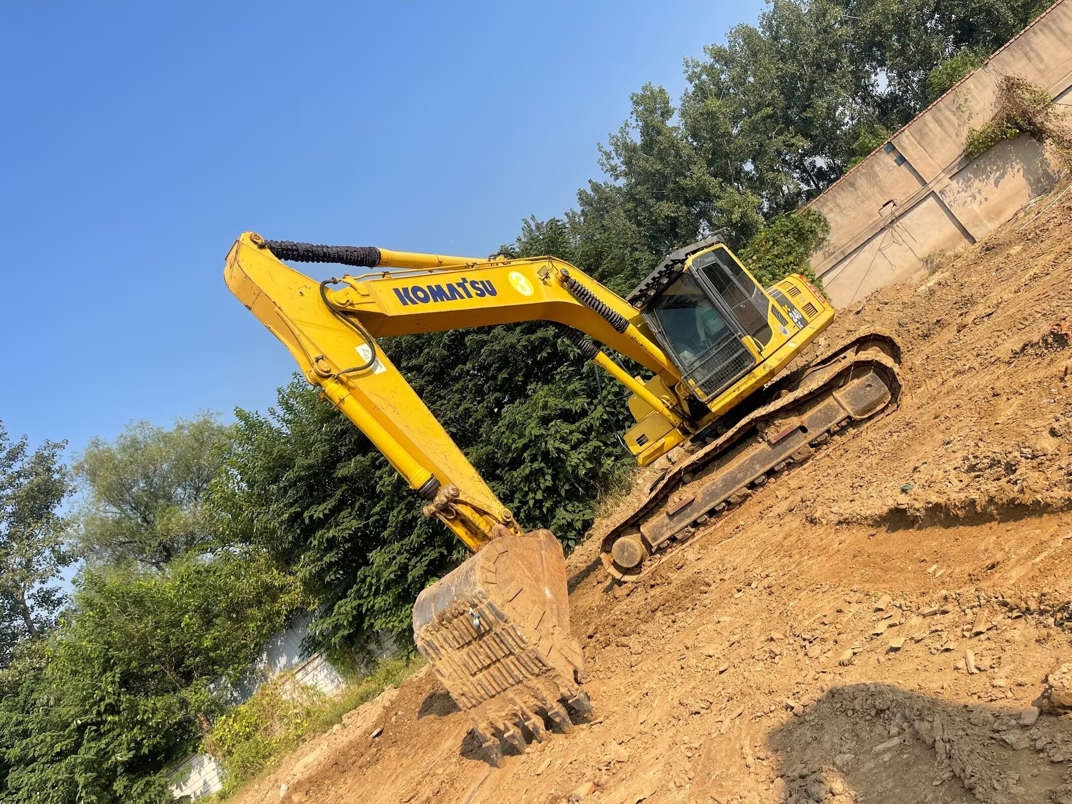 Komatsu 240