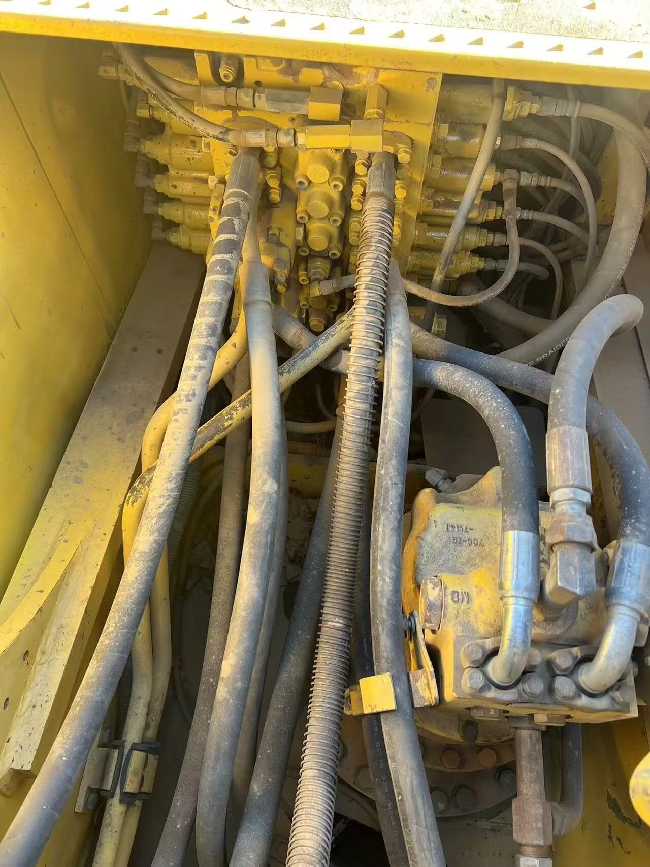 Komatsu 240