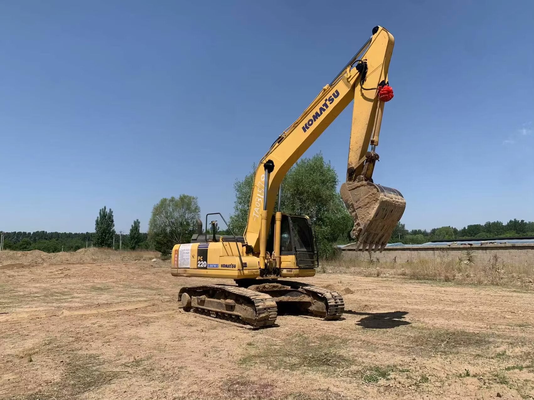 Komatsu 220
