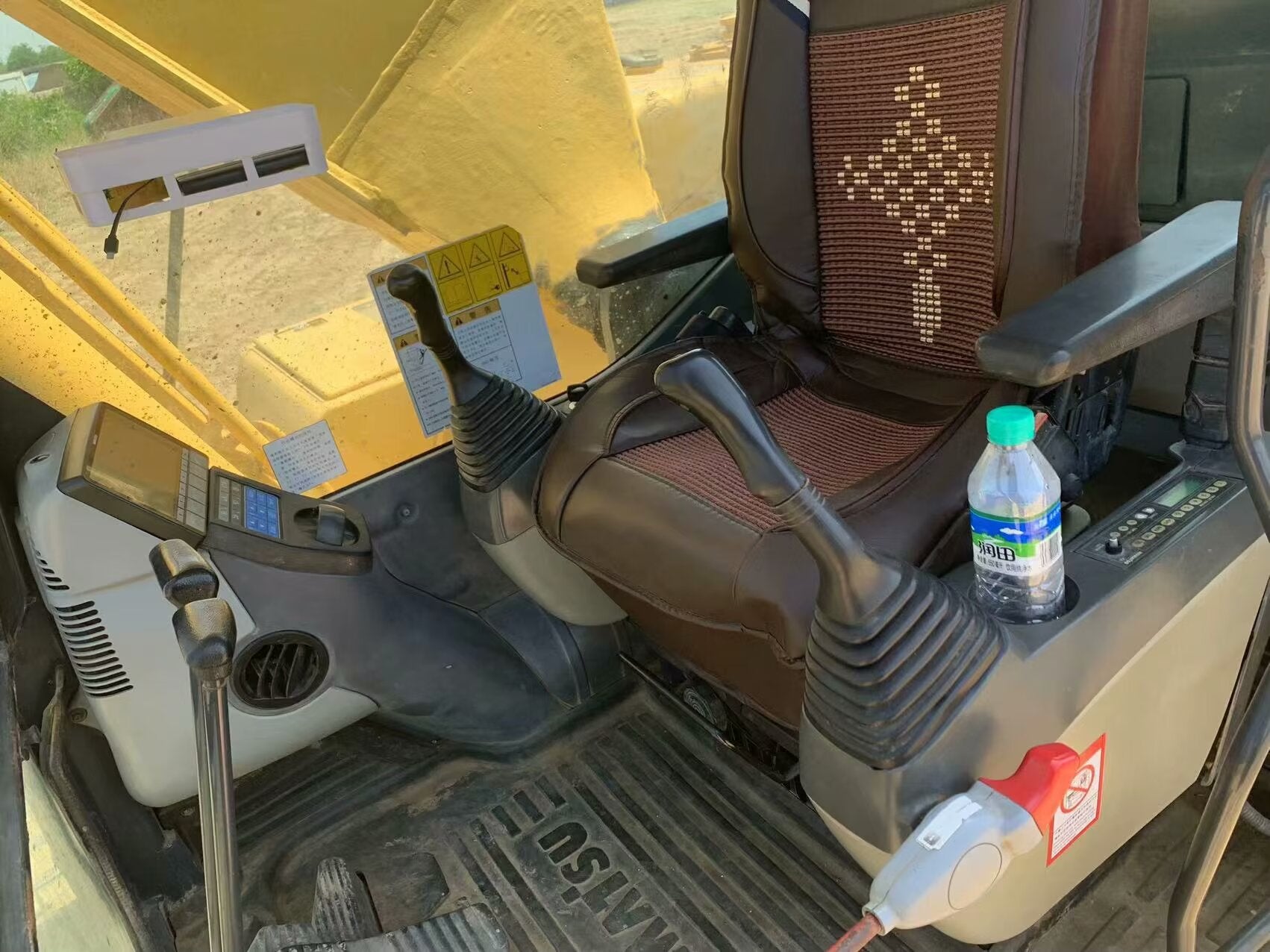 Komatsu 220