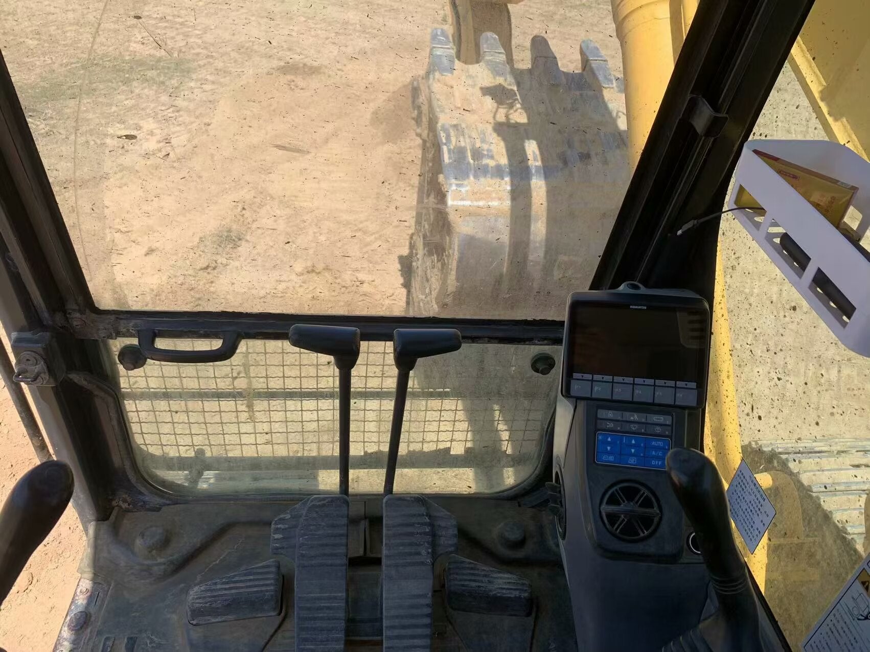 Komatsu 220