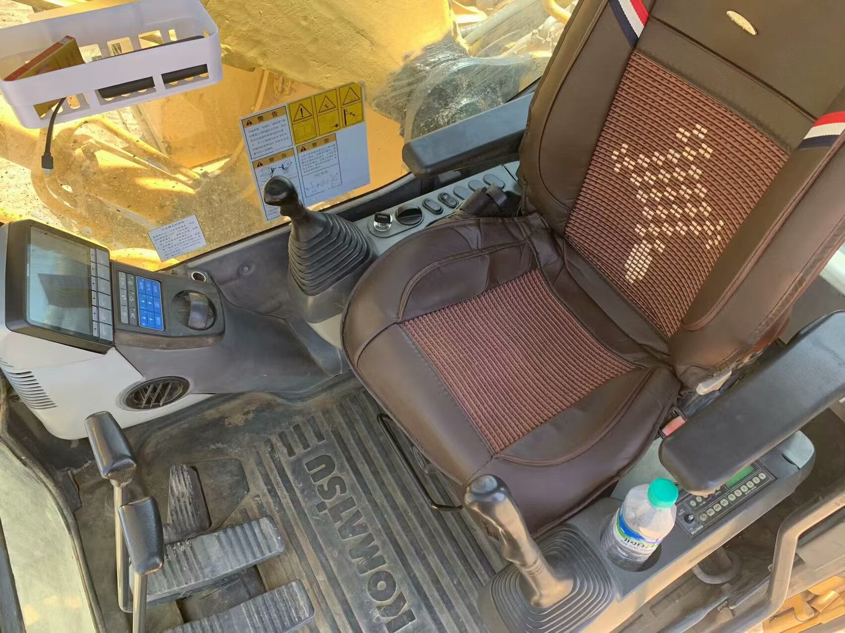 Komatsu 220