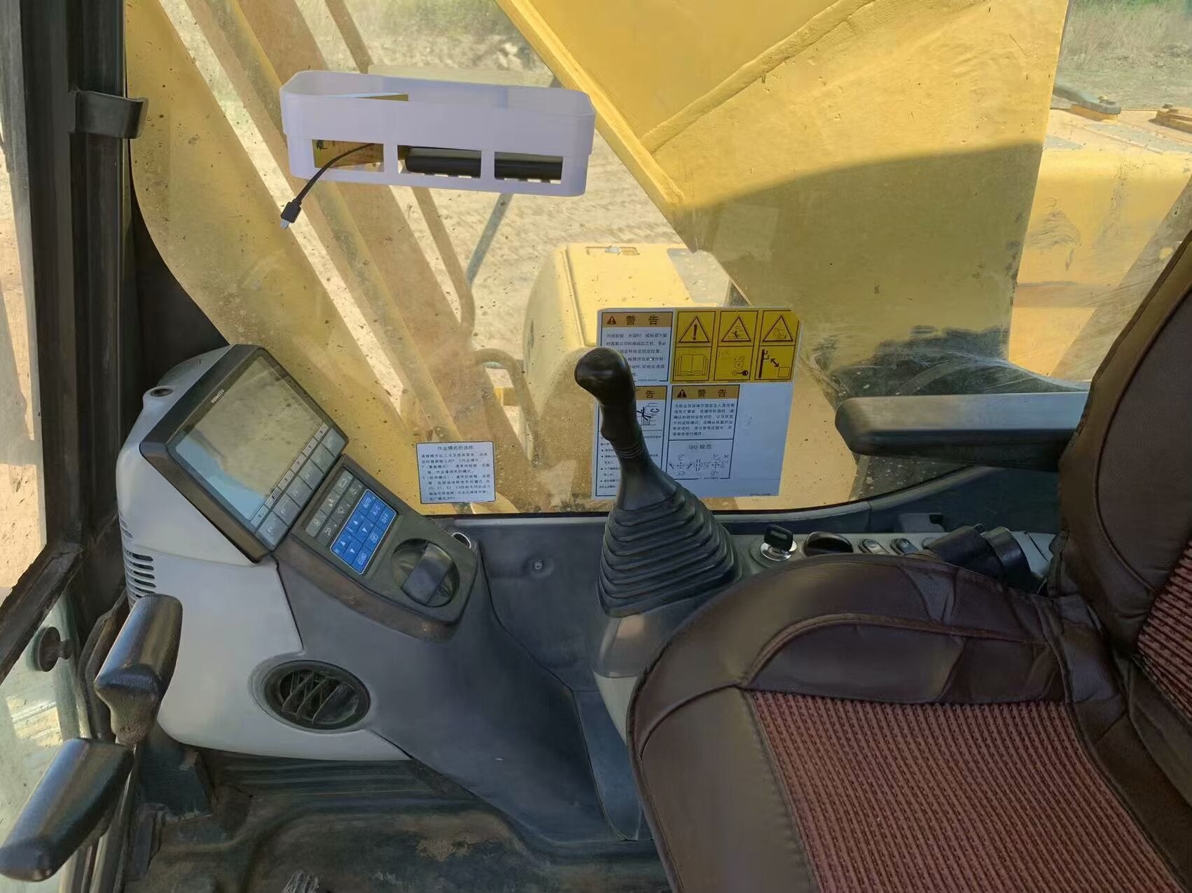 Komatsu 220