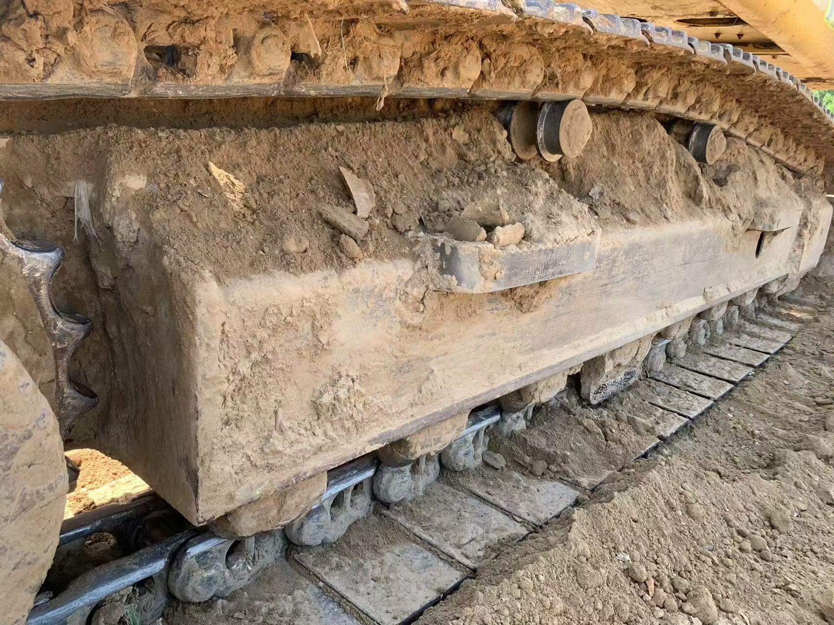 Komatsu 220