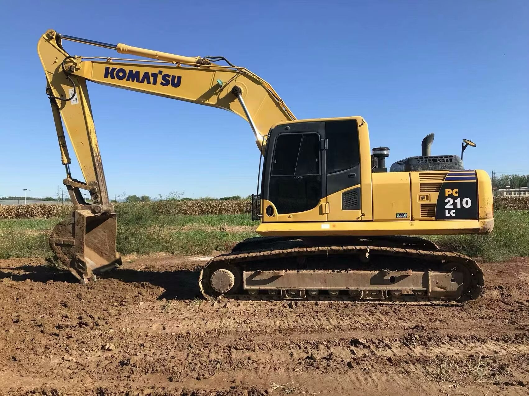 Komatsu 210