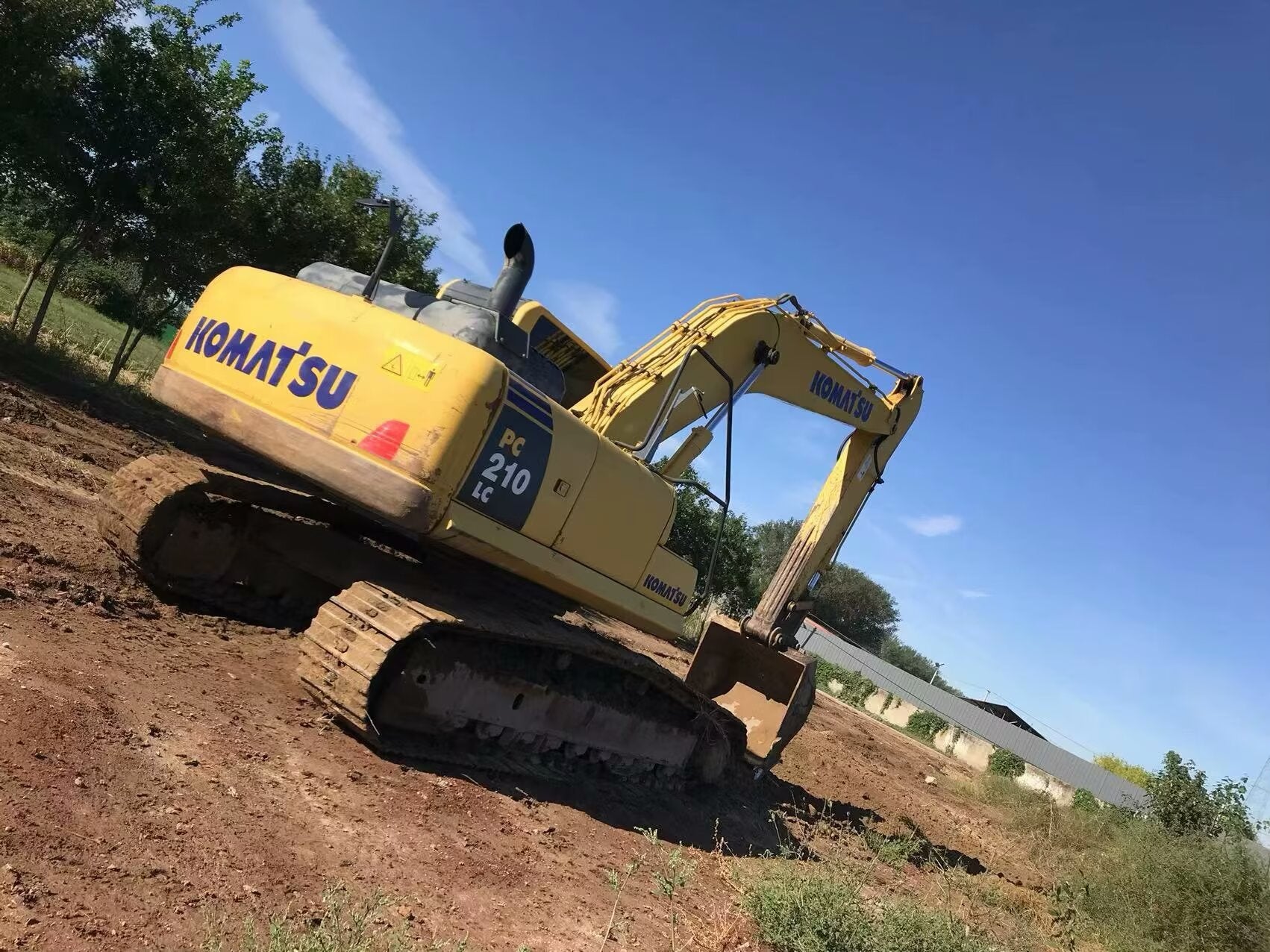 Komatsu 210