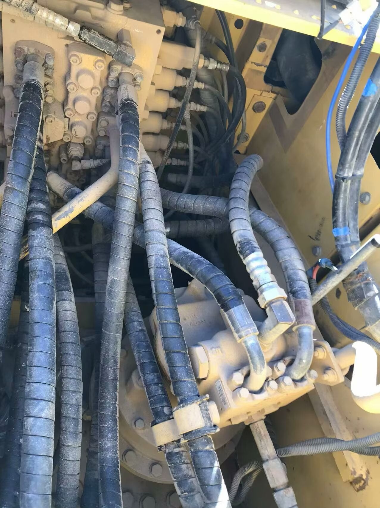 Komatsu 210
