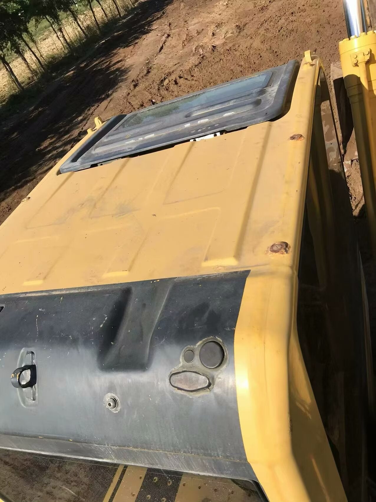 Komatsu 210