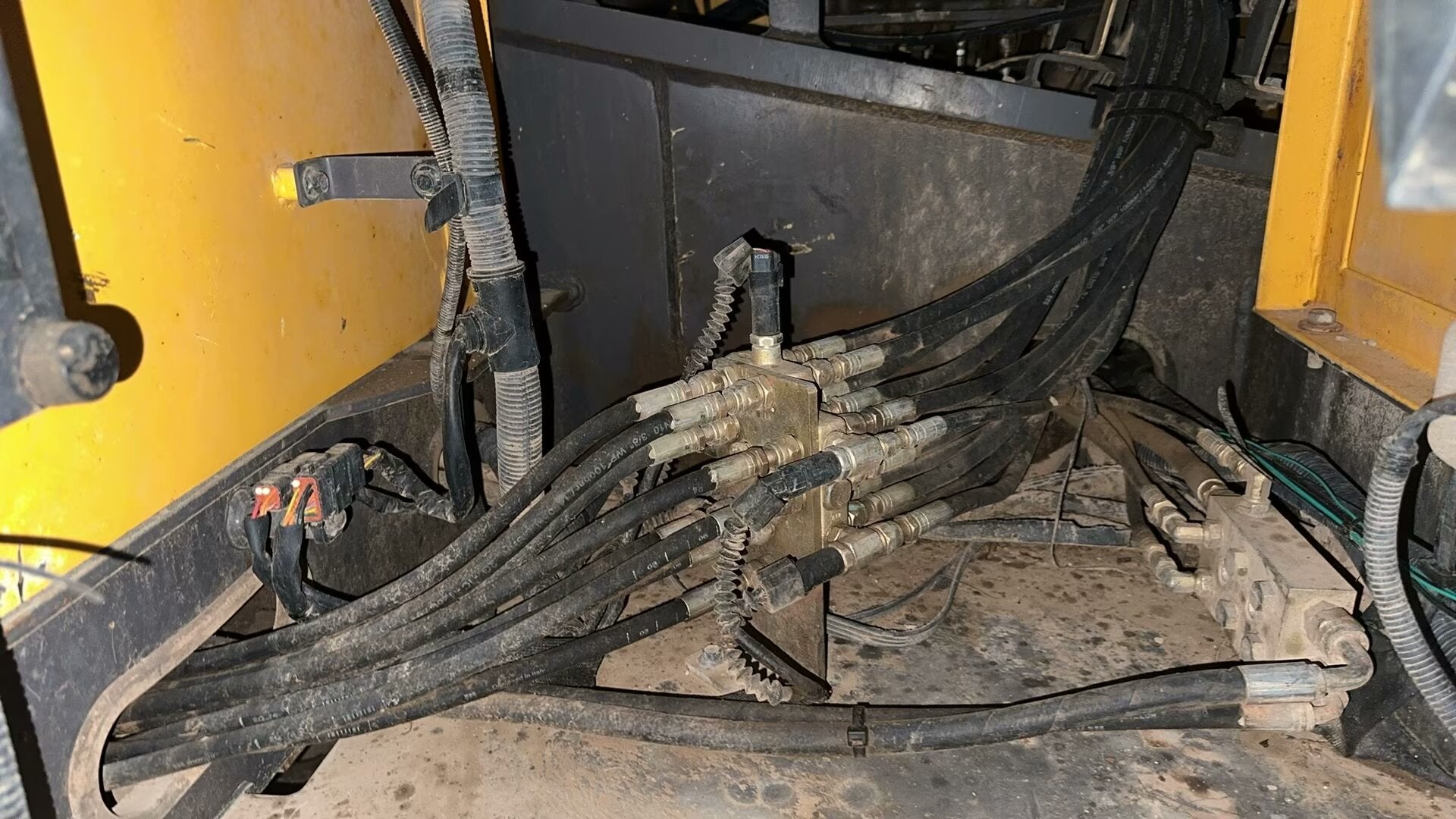 Excavator Volvo 350