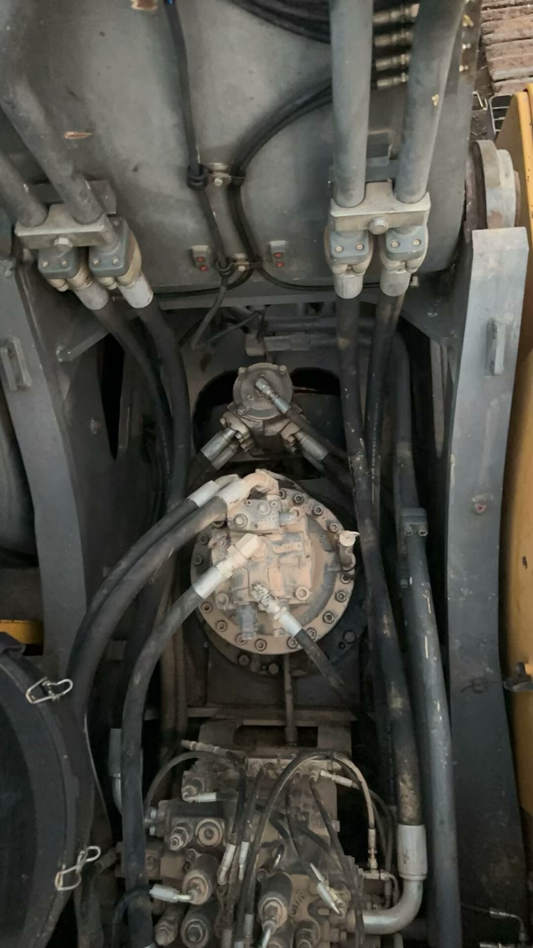 Excavator Volvo 350