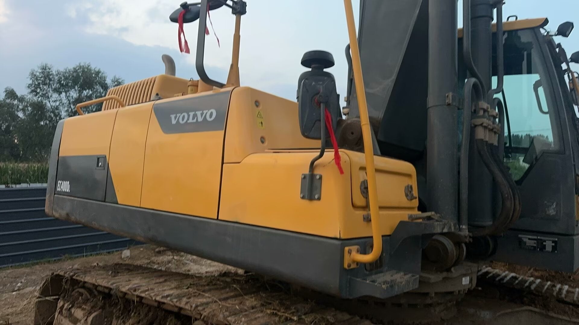 Excavator Volvo 350