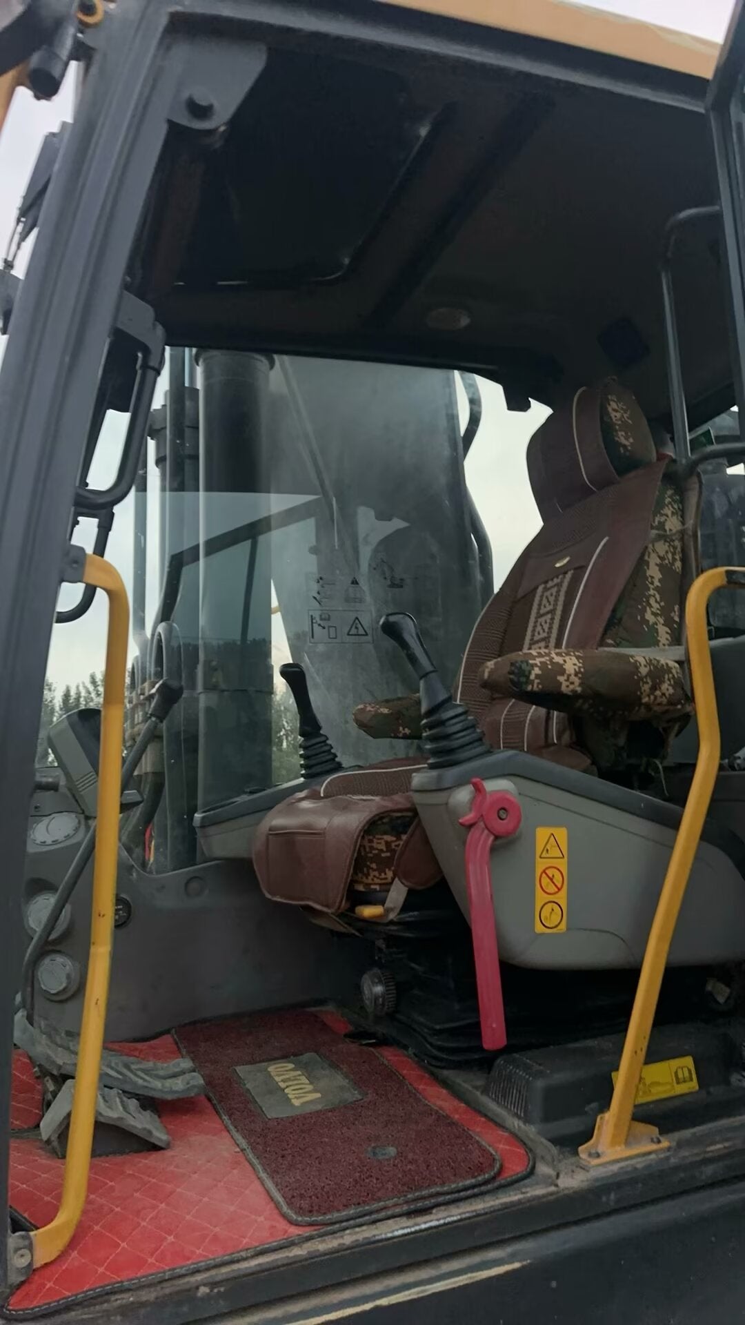Excavator Volvo 350