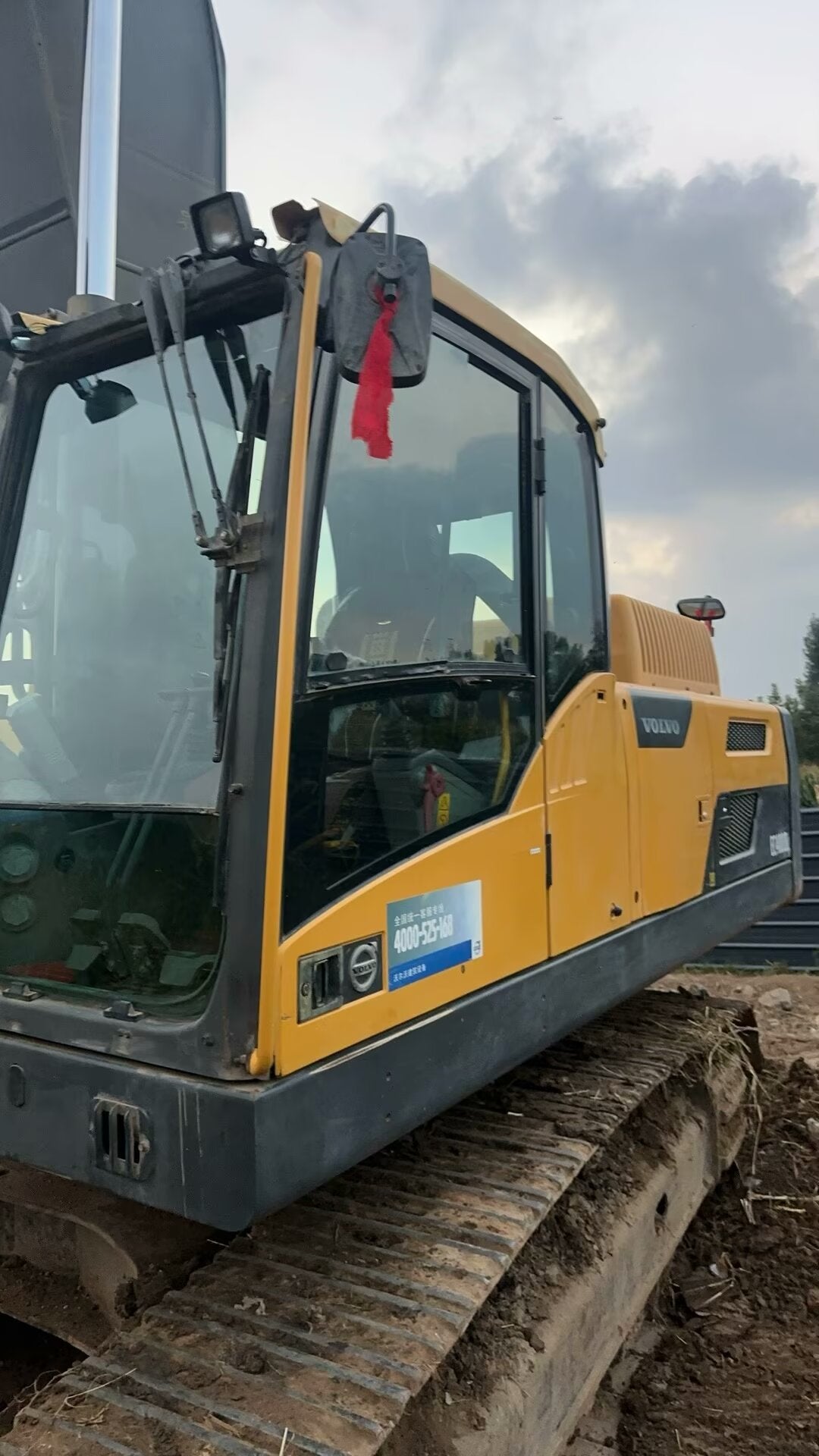 Excavator Volvo 350