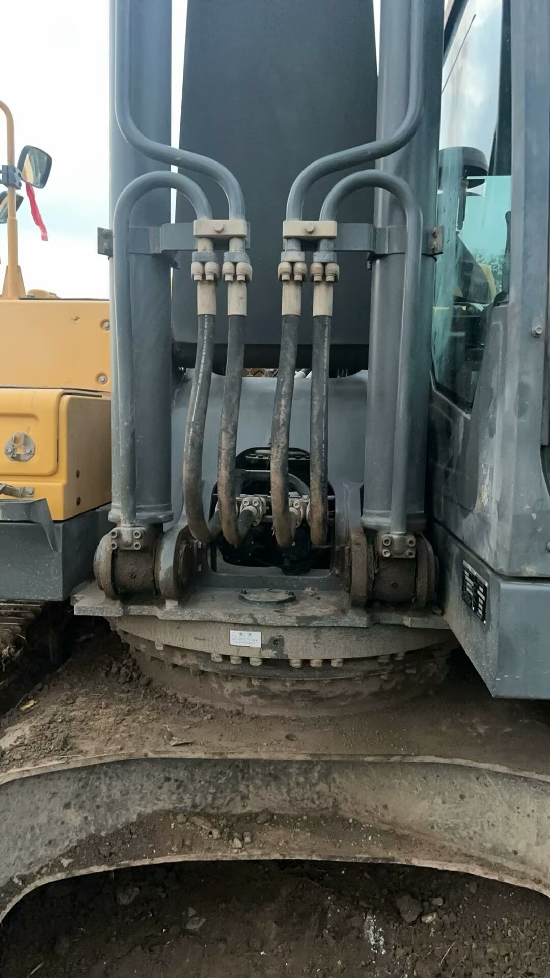 Excavator Volvo 350