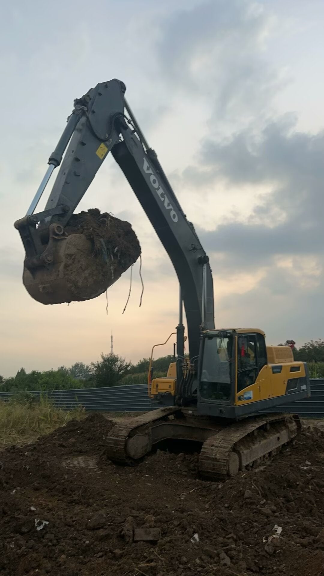 Excavator Volvo 350