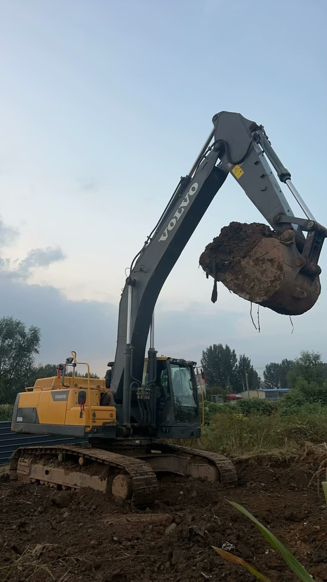 Excavator Volvo 350