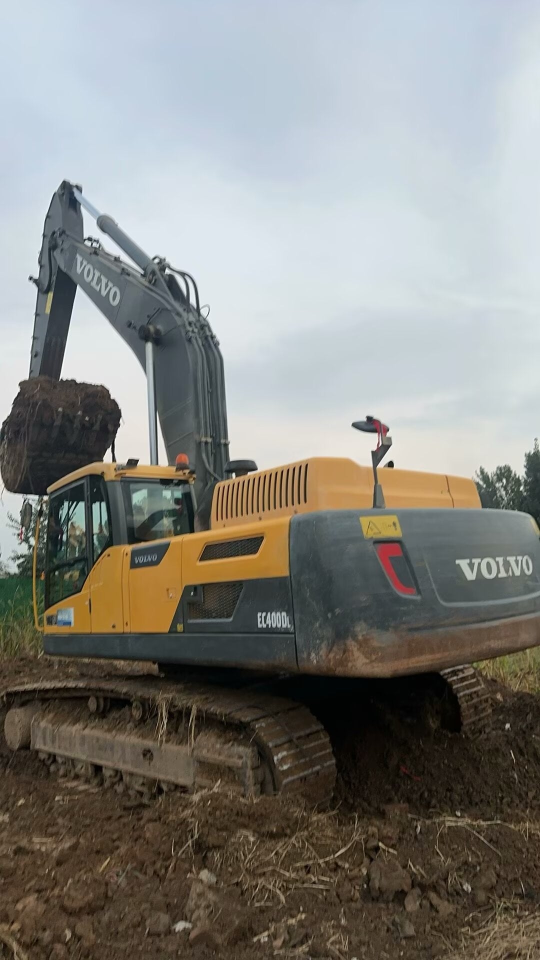 Excavator Volvo 350