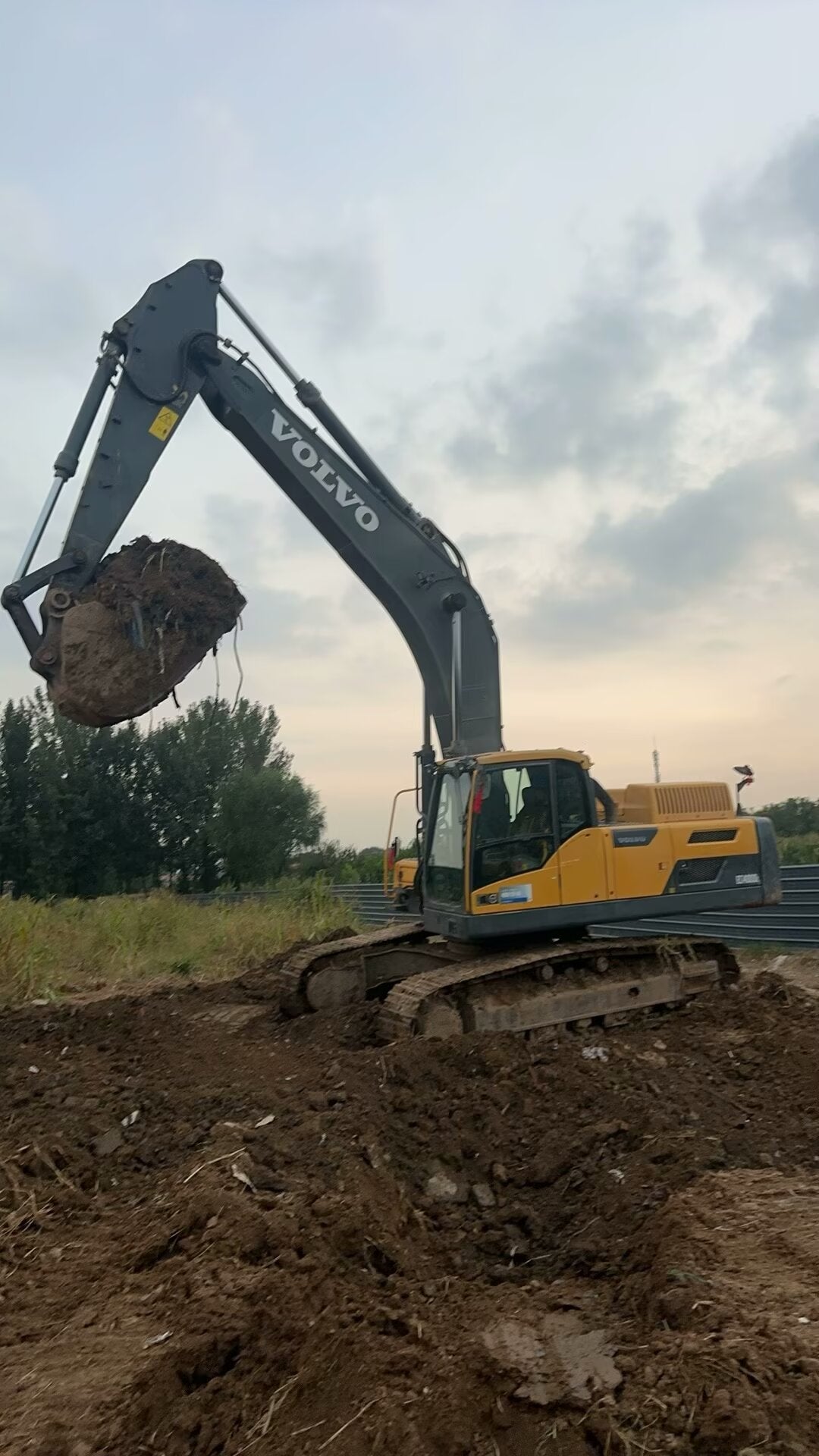 Excavator Volvo 350