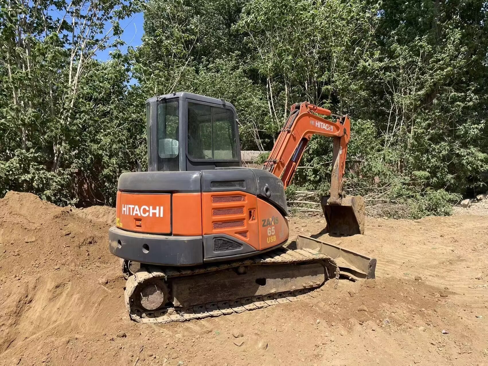 Hitachi 65