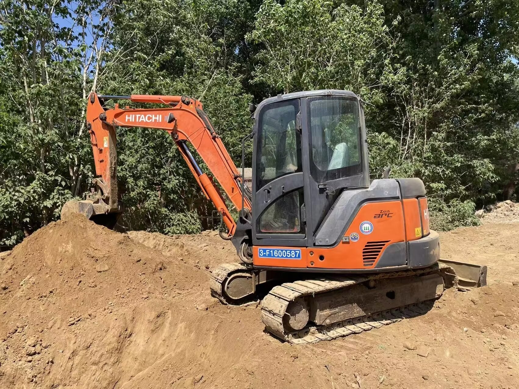 Hitachi 65