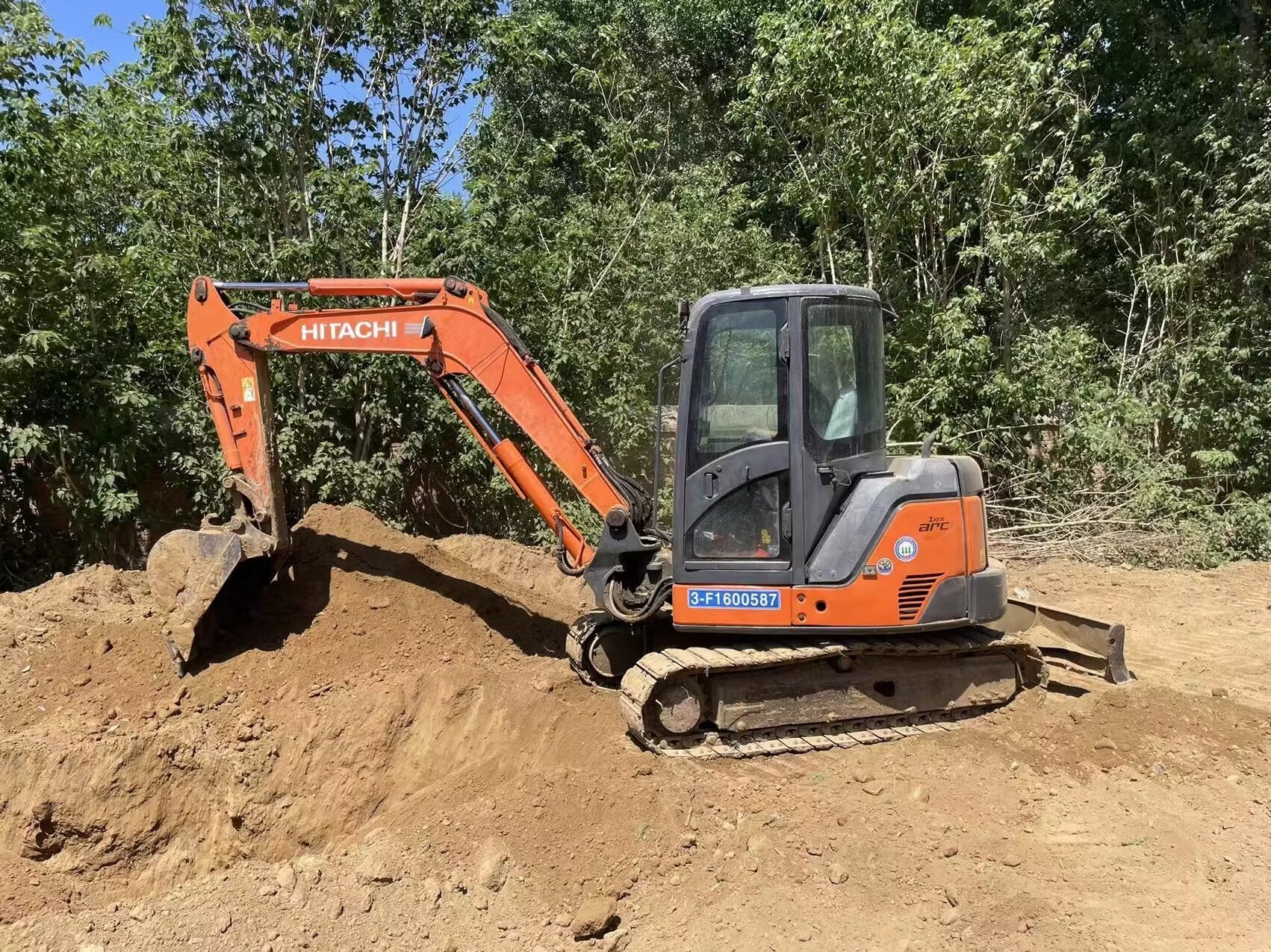 Hitachi 65