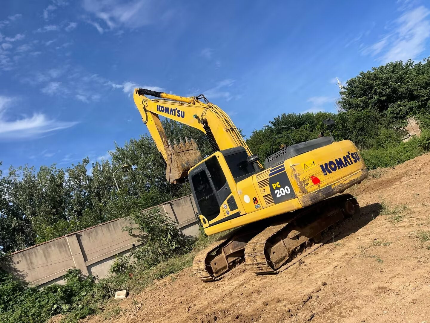 Komatsu 200