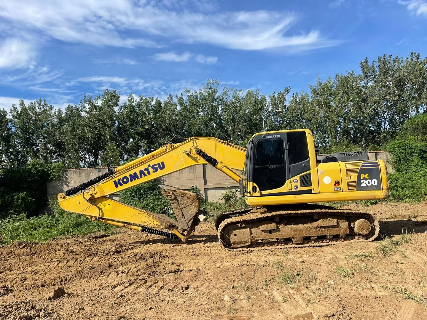 Komatsu 200