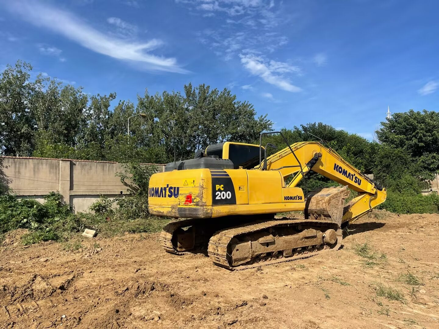 Komatsu 200