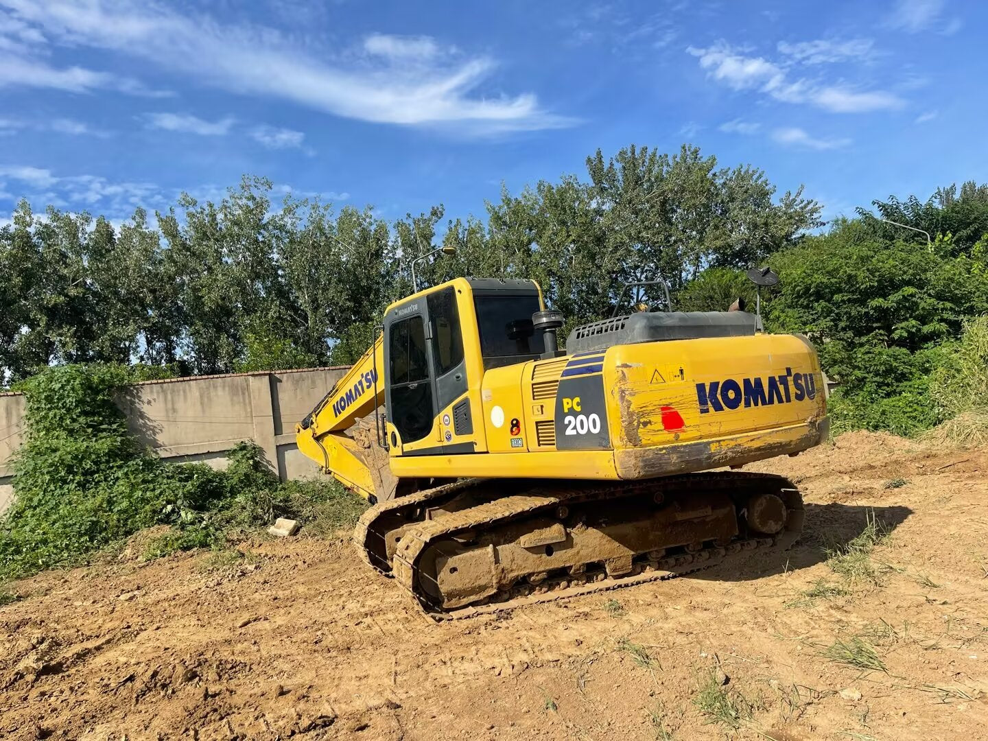 Komatsu 200