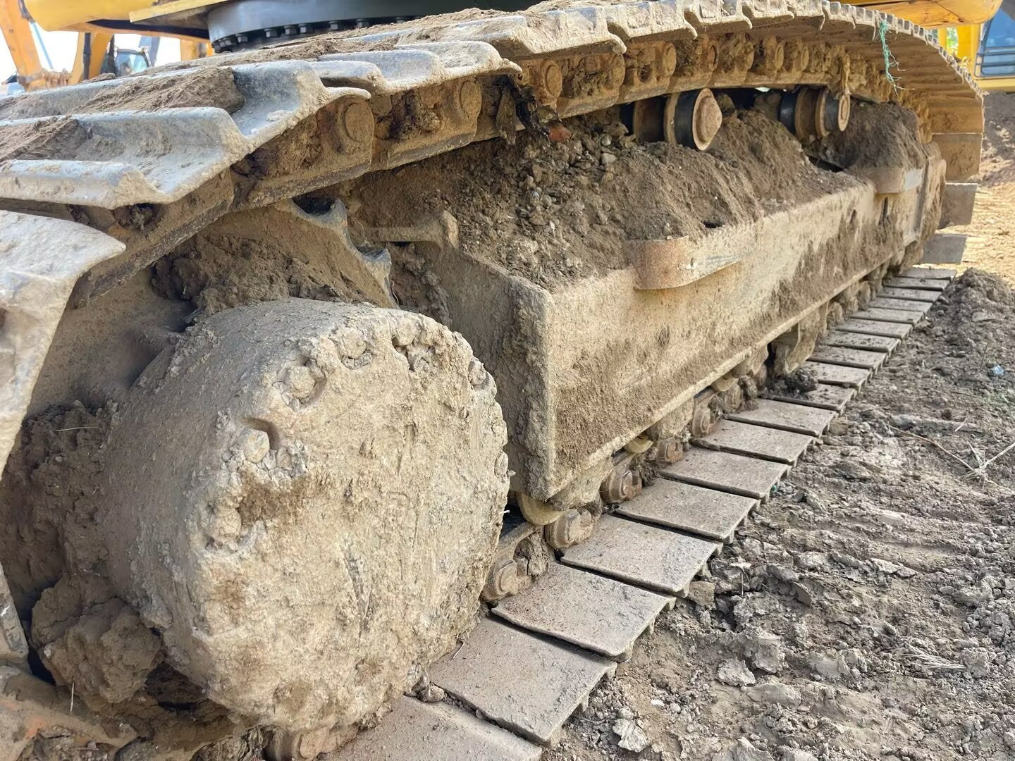 Komatsu 200