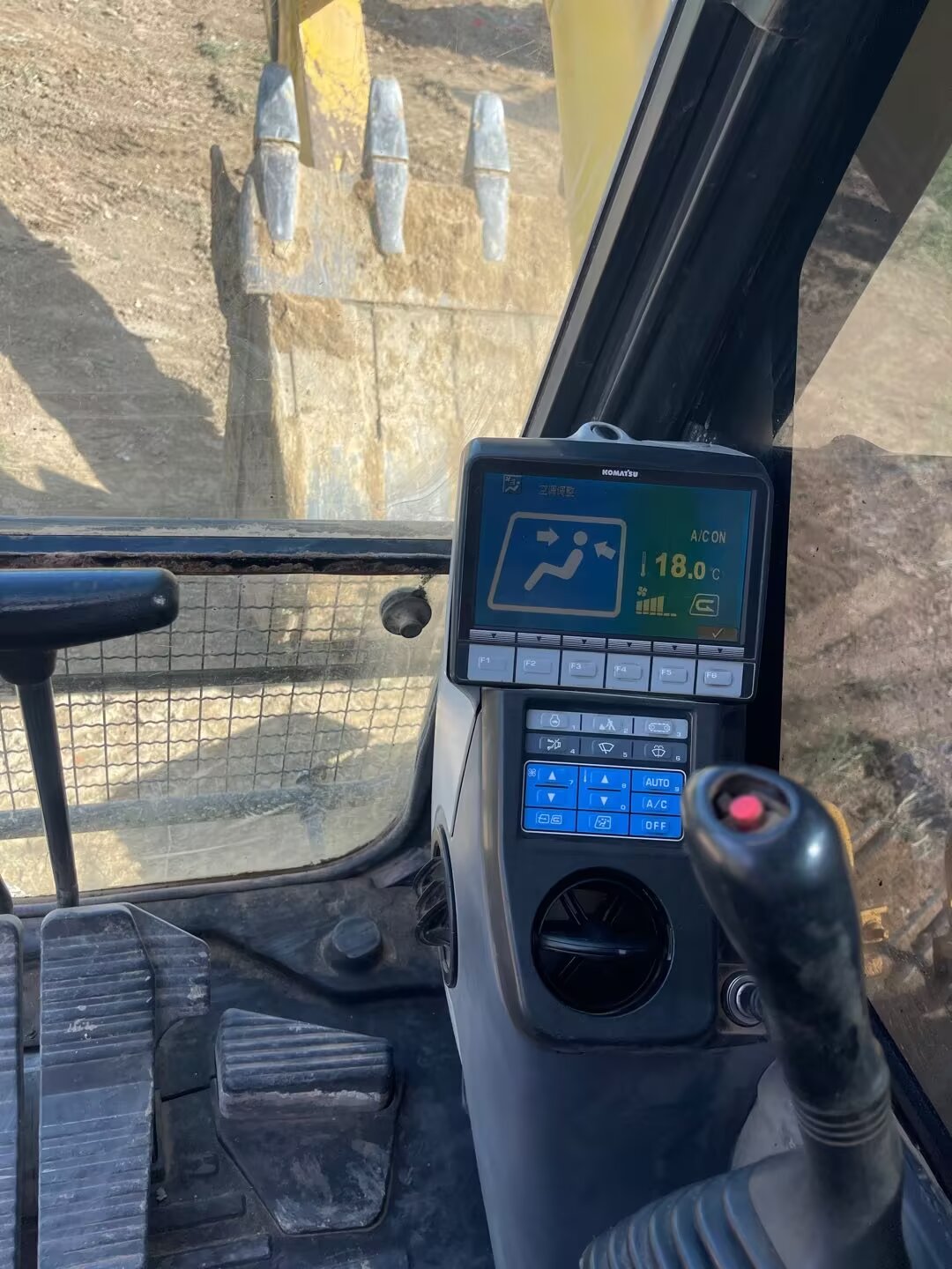 Komatsu 200
