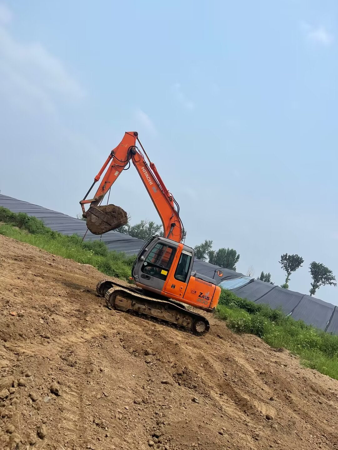 Hitachi 120
