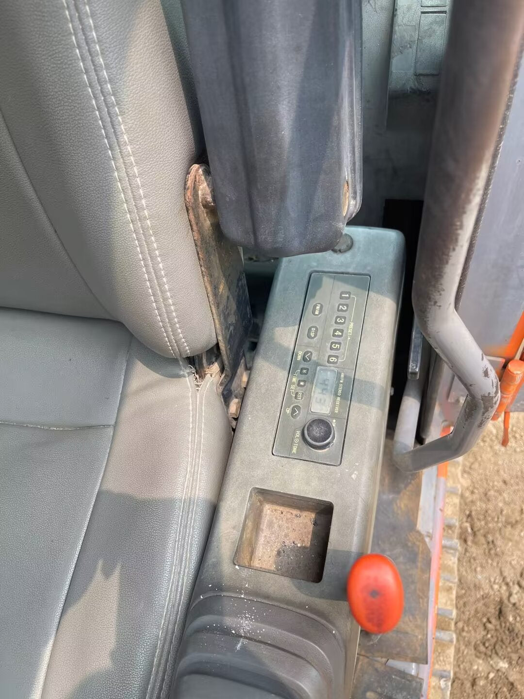 Hitachi 120