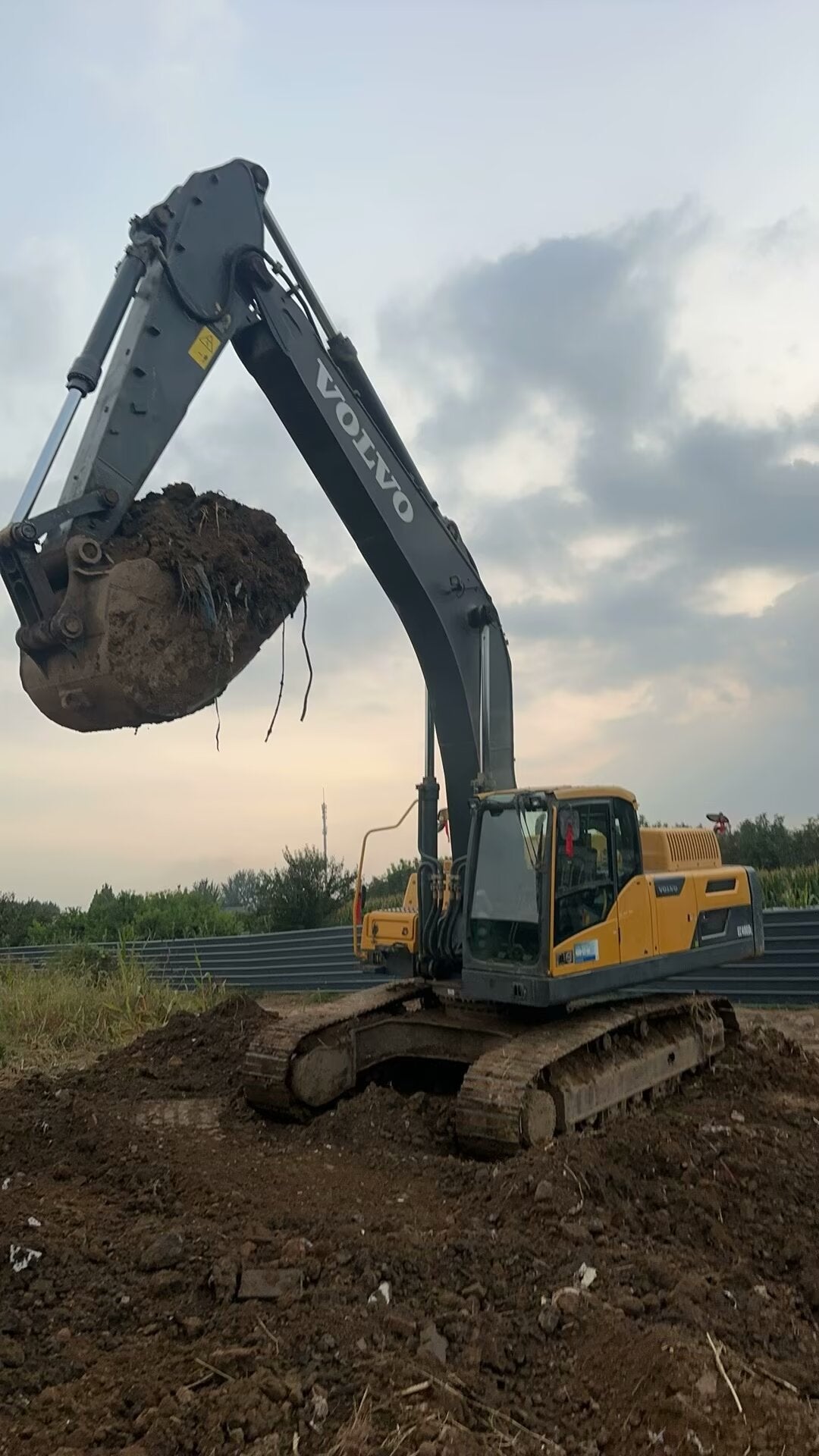Excavator Volvo 350